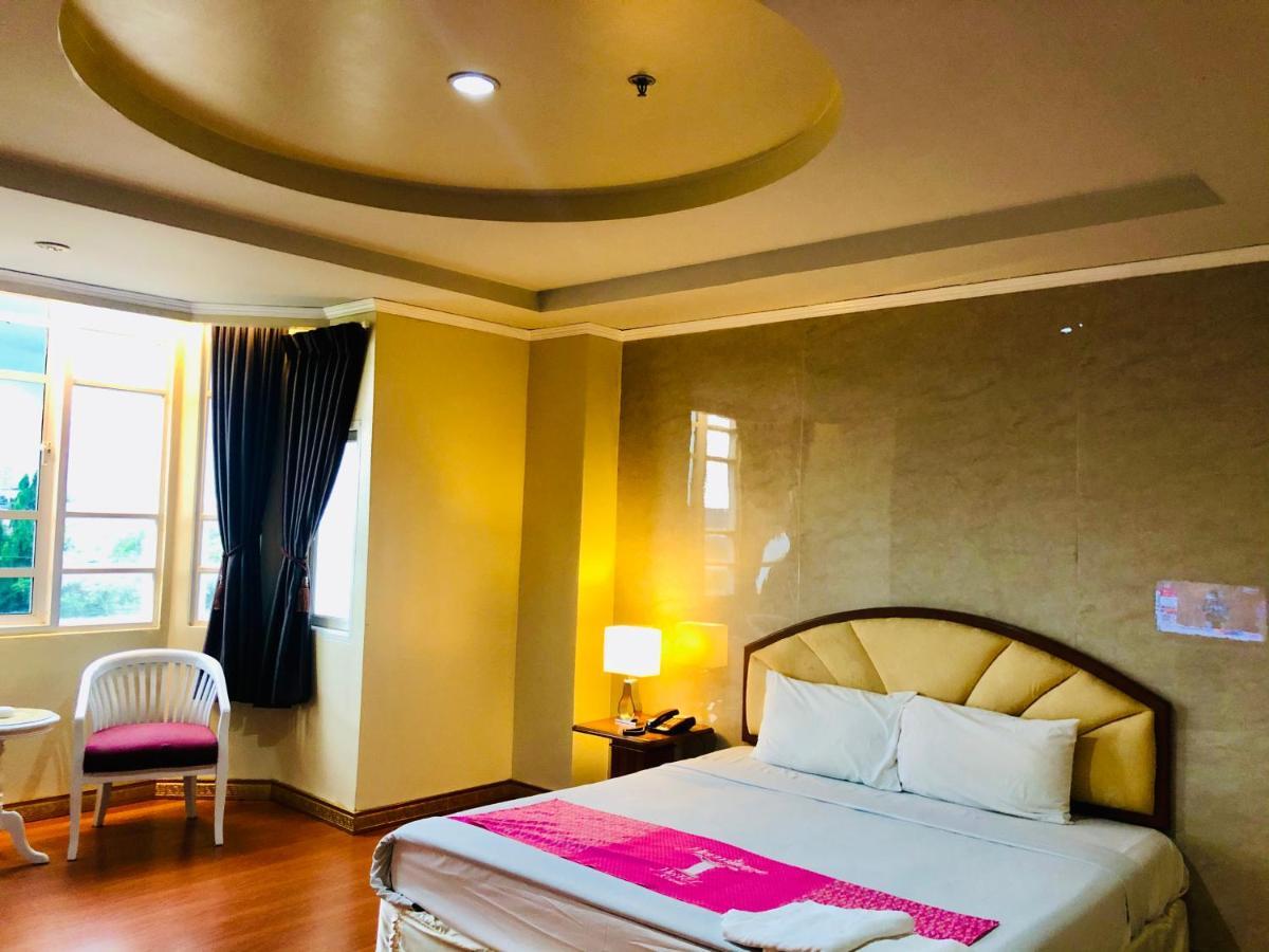 Hermitage Hotel Korat-Sha Nakhonratchasima Esterno foto