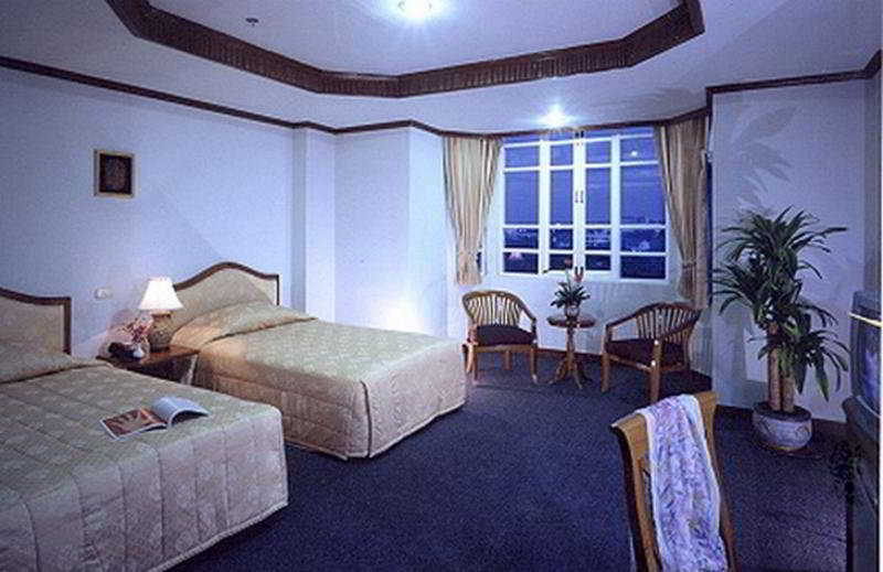 Hermitage Hotel Korat-Sha Nakhonratchasima Esterno foto
