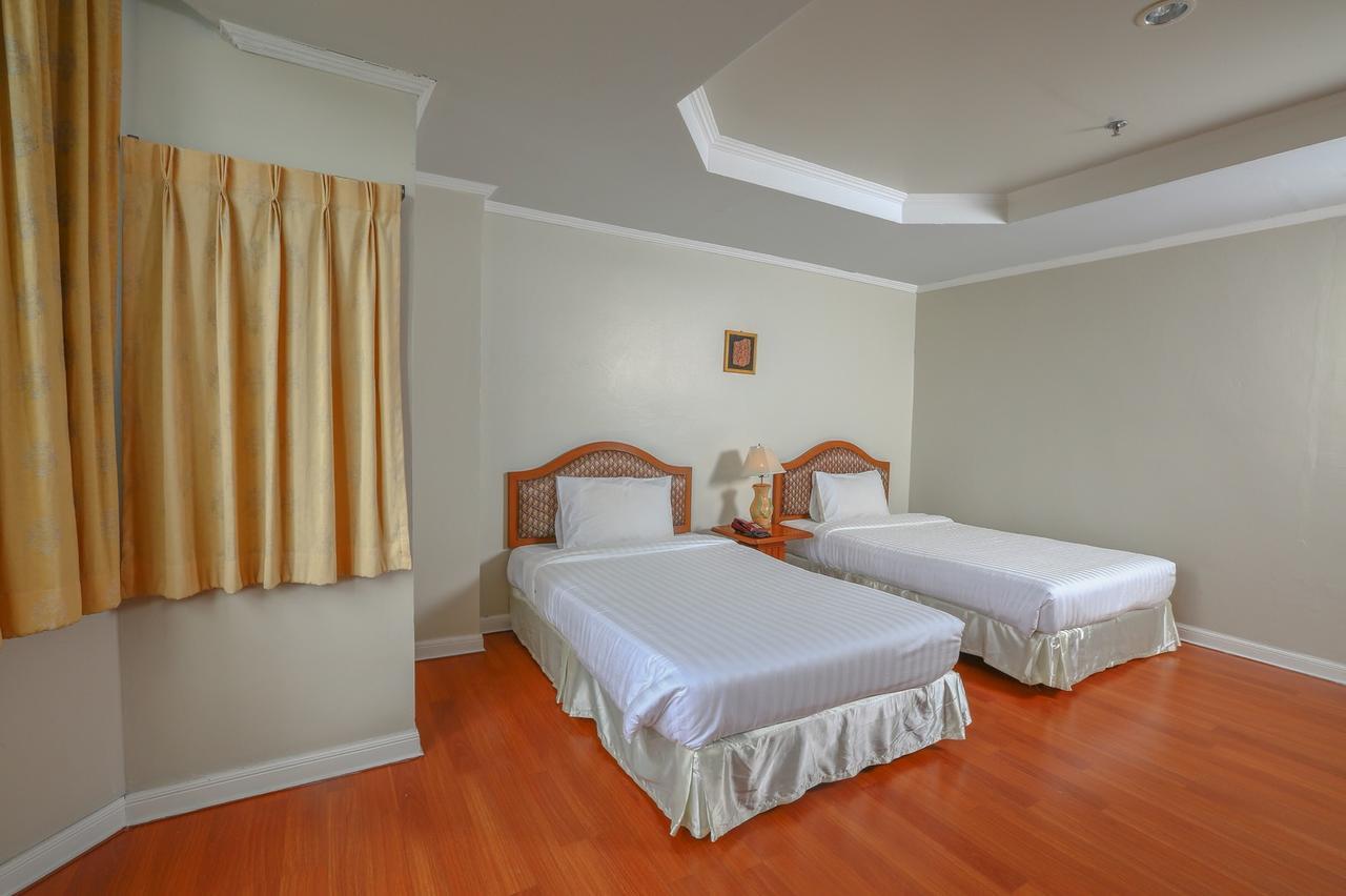 Hermitage Hotel Korat-Sha Nakhonratchasima Esterno foto
