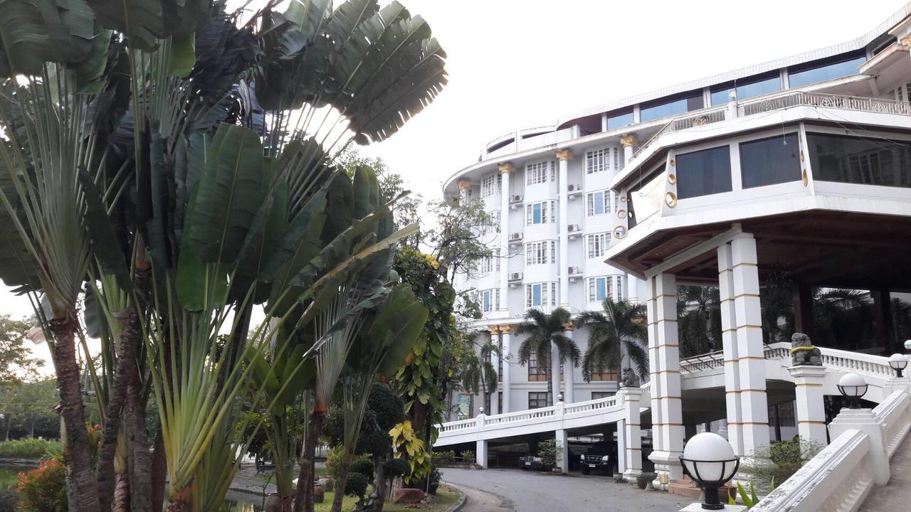 Hermitage Hotel Korat-Sha Nakhonratchasima Esterno foto