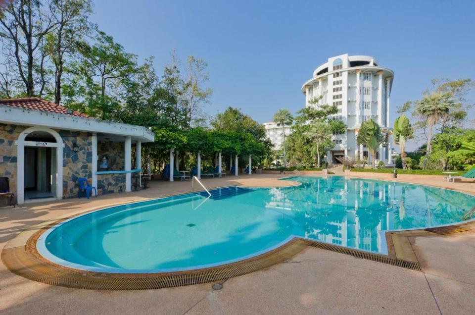 Hermitage Hotel Korat-Sha Nakhonratchasima Esterno foto